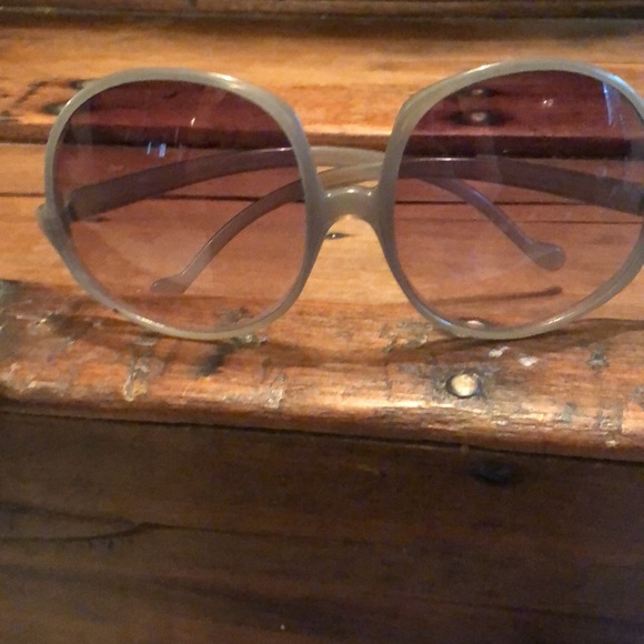 Renauld Retro Vintage Sunglasses - Picture 4 of 16